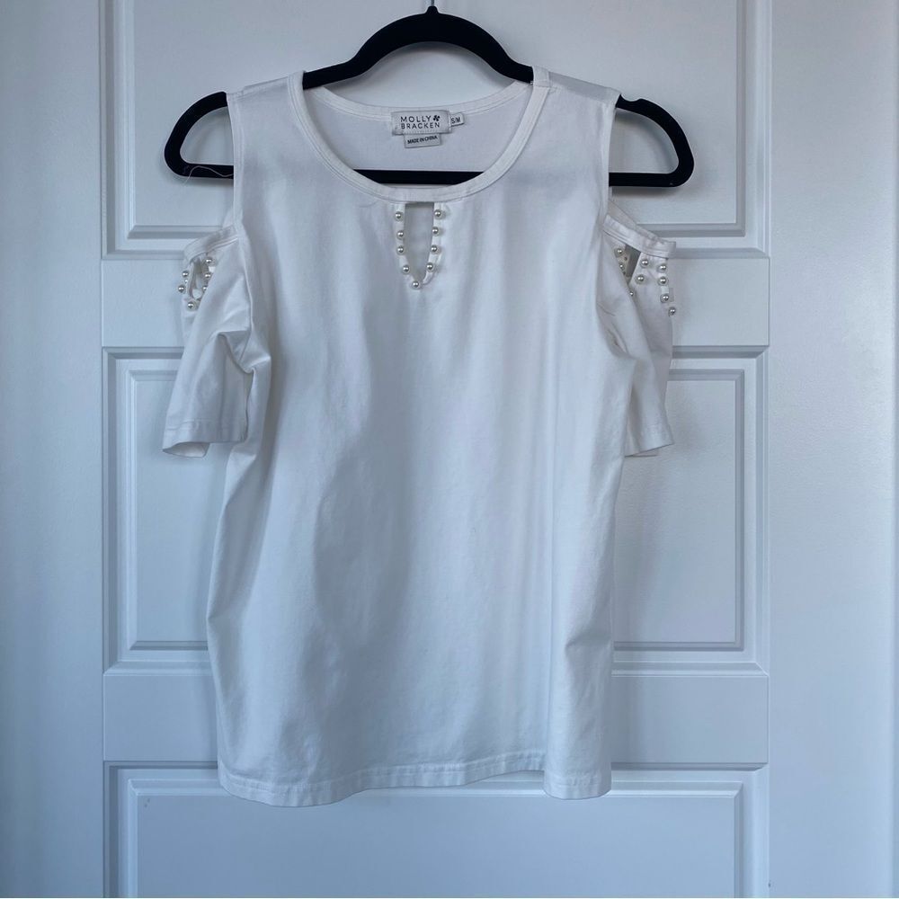 MOLLY BRACKEN | cut out shoulder tee